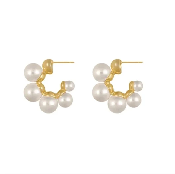 Anthropologie Elegant Classy Pearl Half Hoop Gold Earrings - Picture 4 of 5
